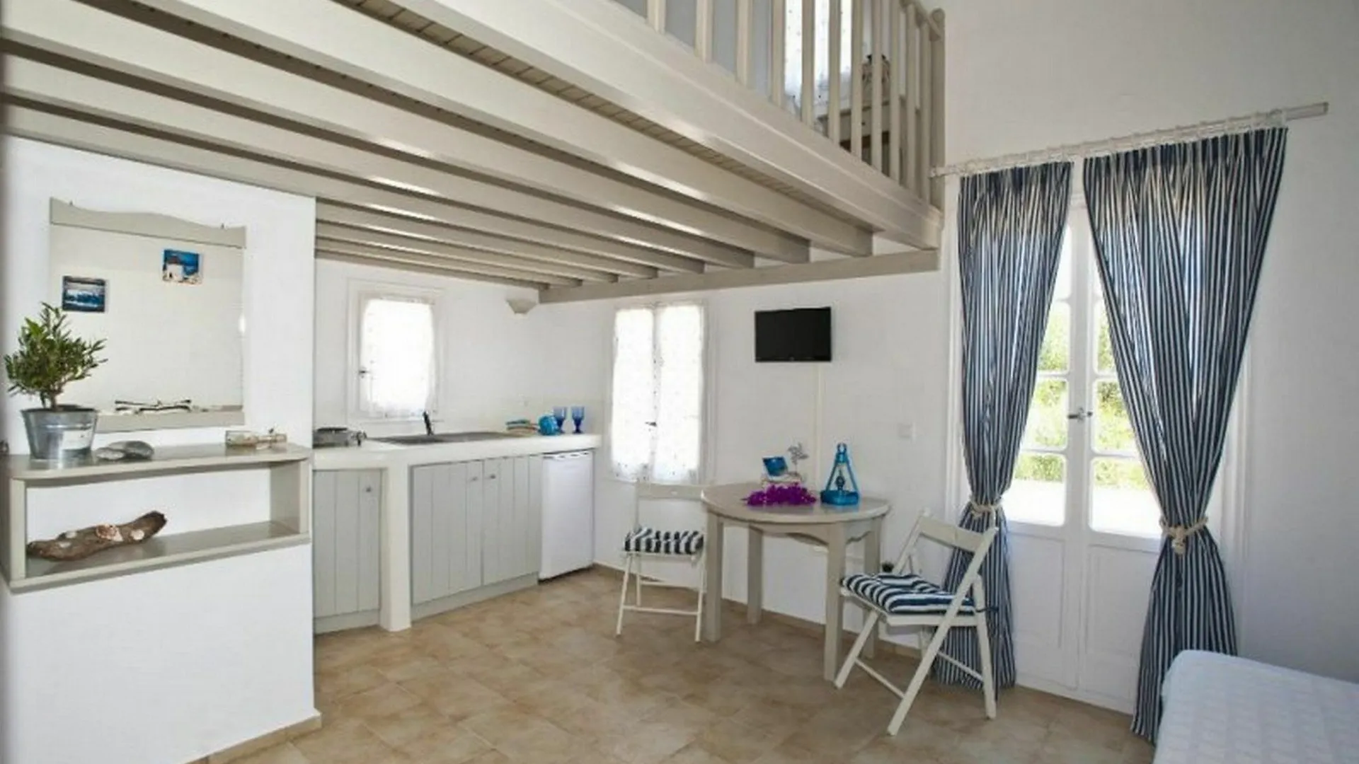 Gryparis' Club Apartments Mykonos Town